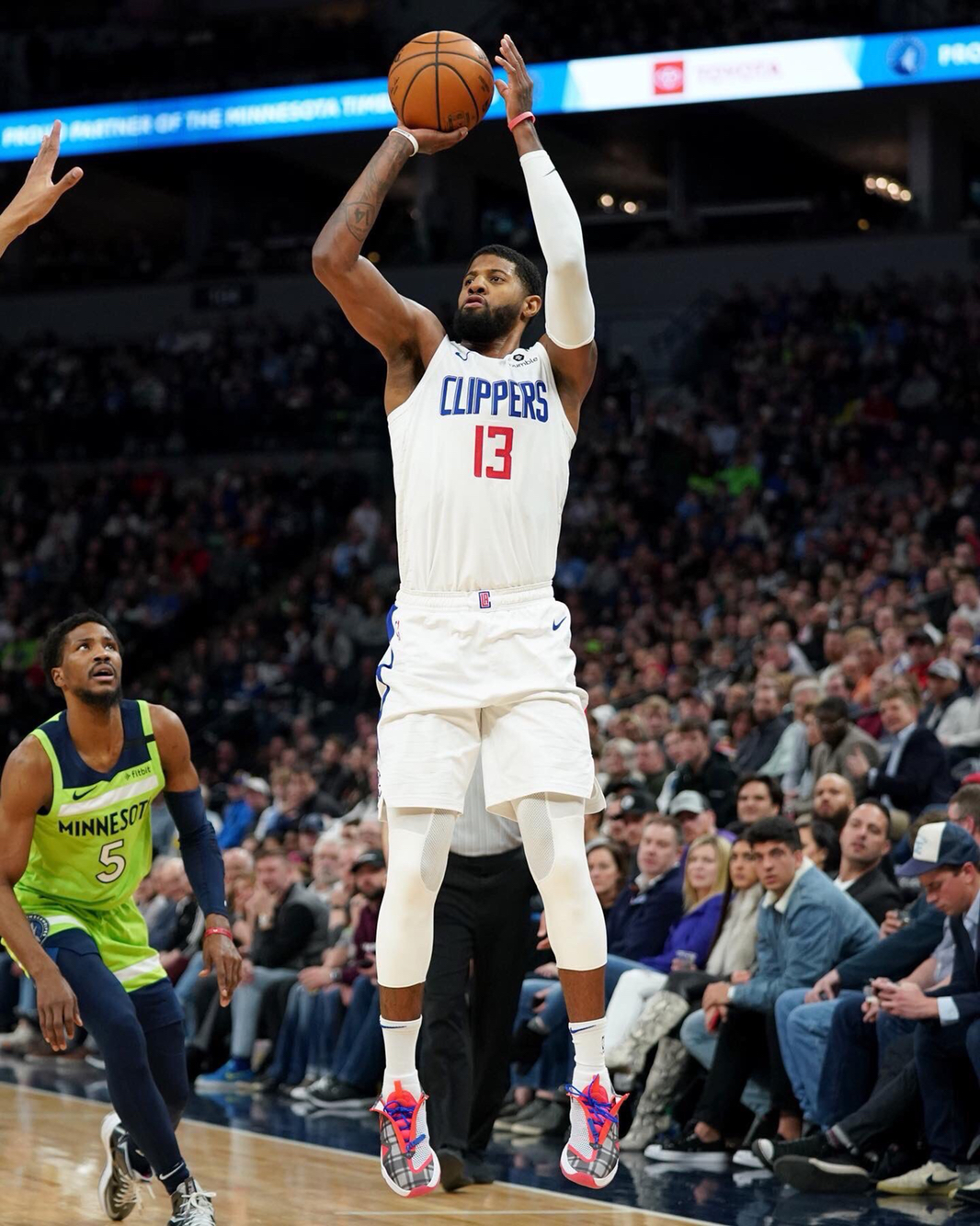 对方防守球 对方防守球