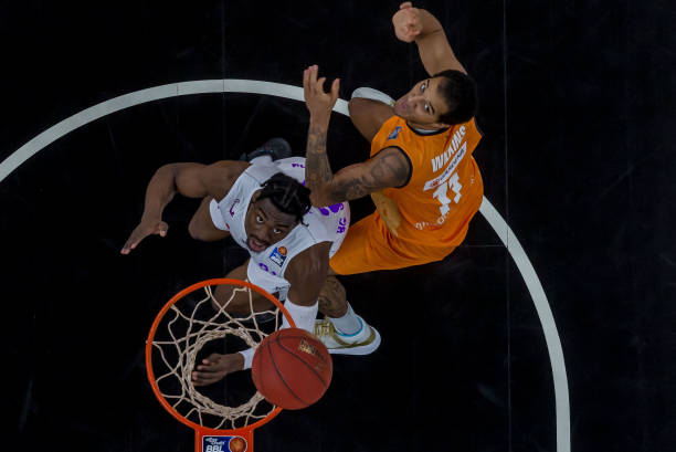 对方防守球 对方防守球